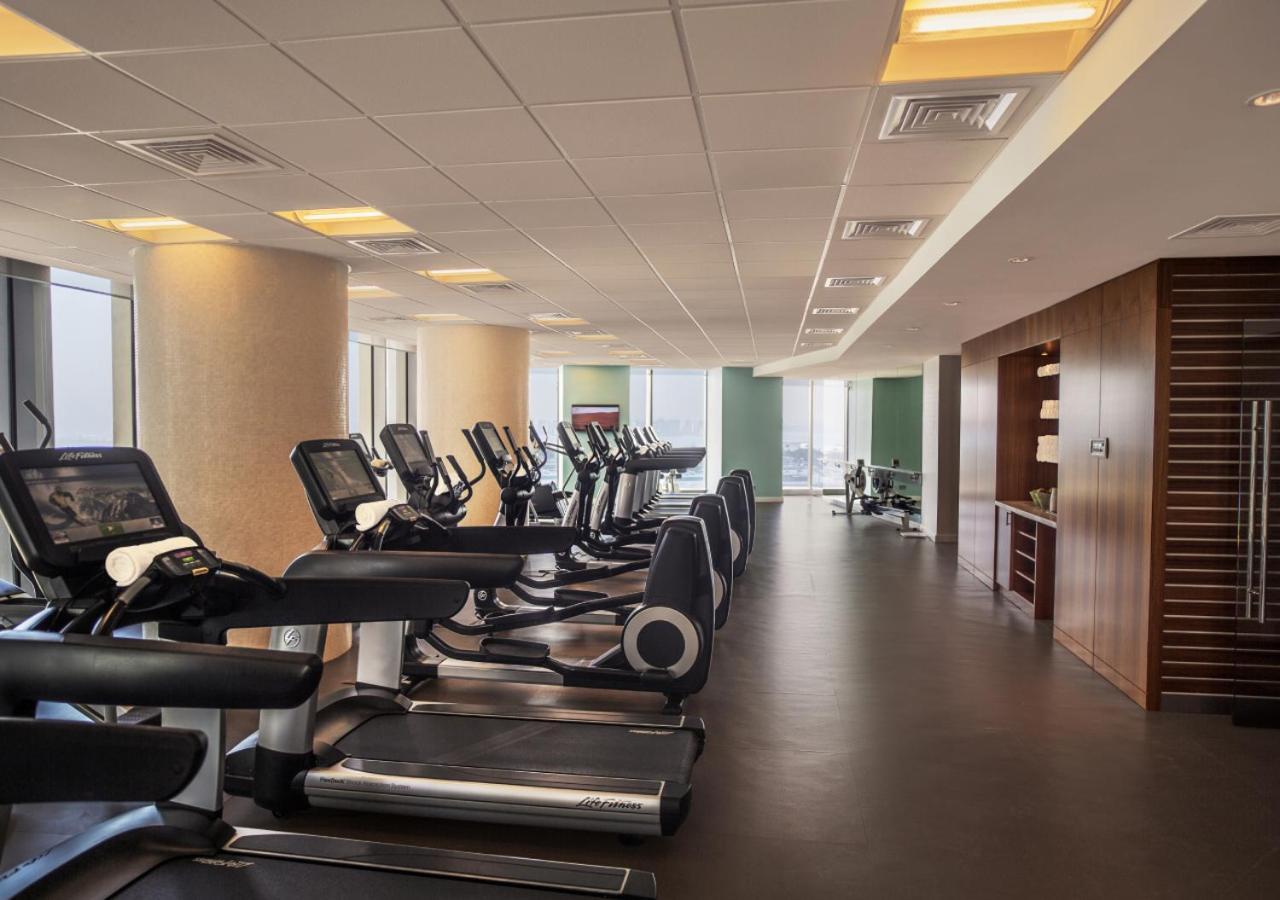 City Centre Rotana Доха Екстериор снимка The gym at the hotel