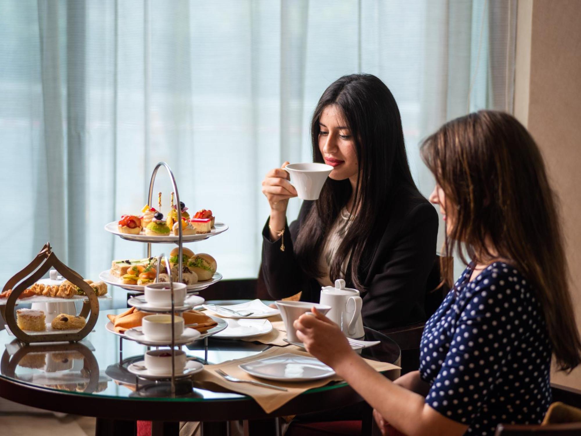 City Centre Rotana Доха Екстериор снимка Afternoon tea