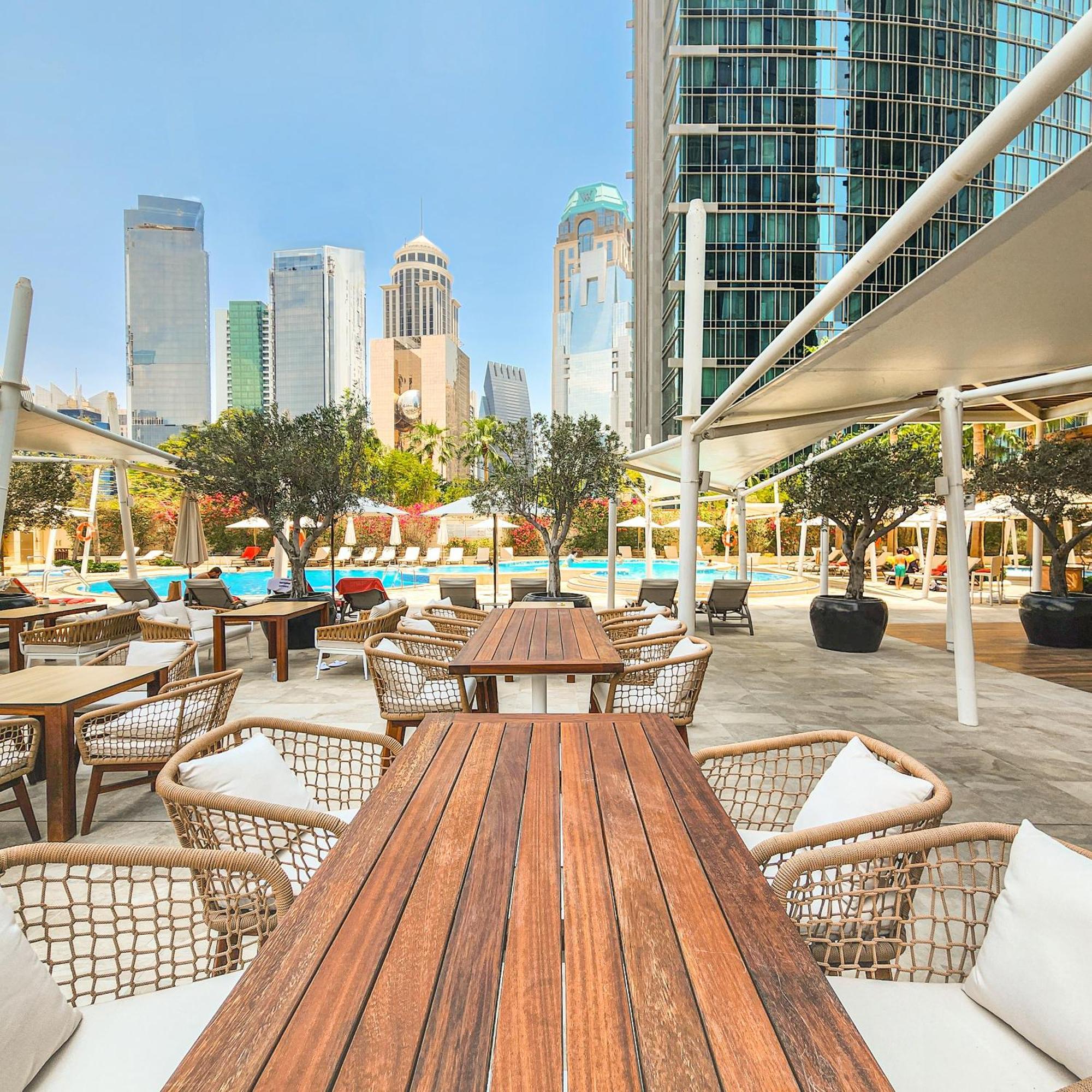 City Centre Rotana Доха Екстериор снимка The pool at The Westin