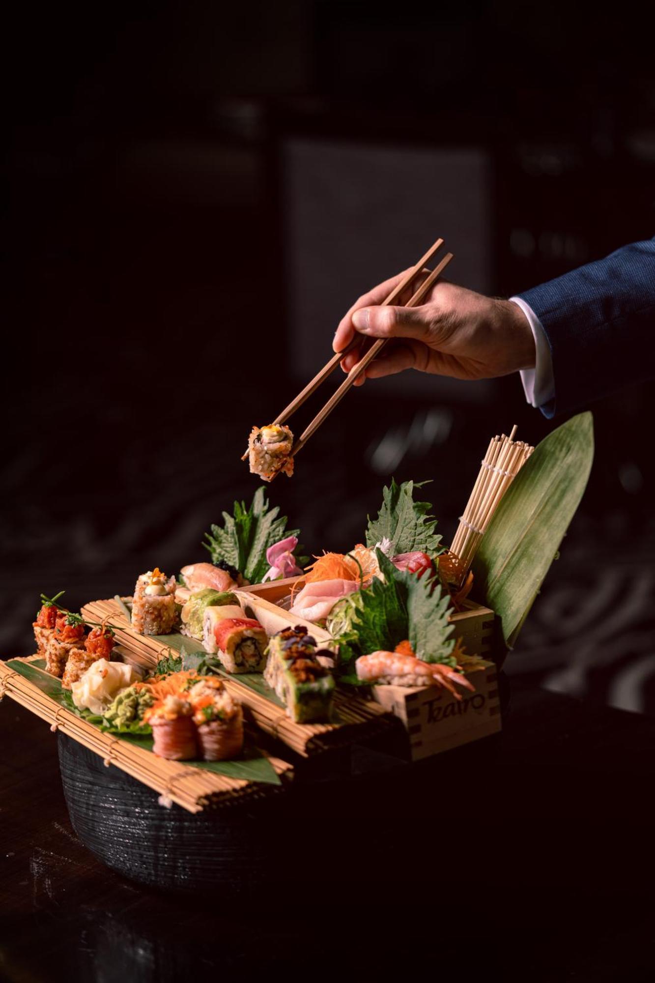 City Centre Rotana Доха Екстериор снимка Sushi